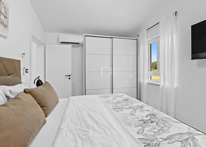 S&v By Interhome Villa