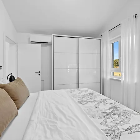 S&v By Interhome Willa