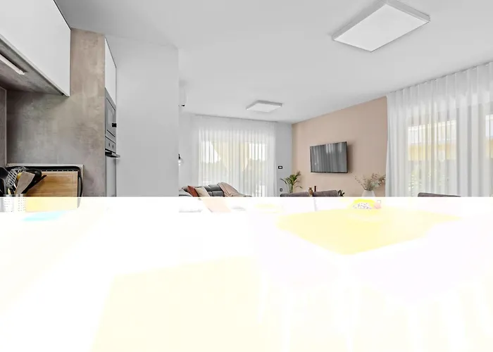 S&v By Interhome * Пула