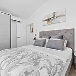 S&v By Interhome Villa
