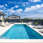 S&v By Interhome Villa Pula