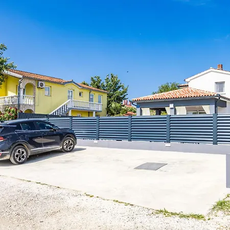 Villa S&v By Interhome Pola