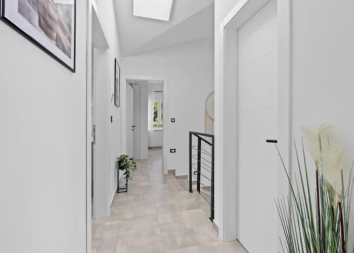 Villa S&v By Interhome Pola