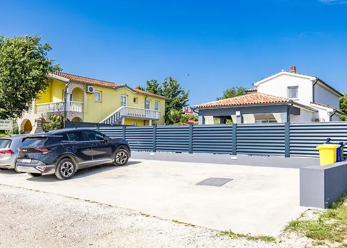 Villa S&v By Interhome Pola