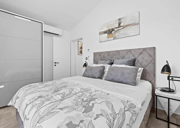 S&v By Interhome Villa