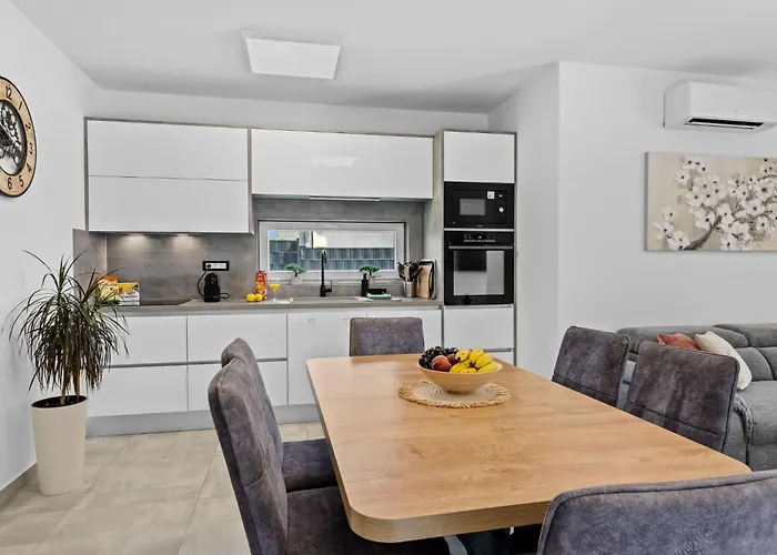 S&v By Interhome * Pola